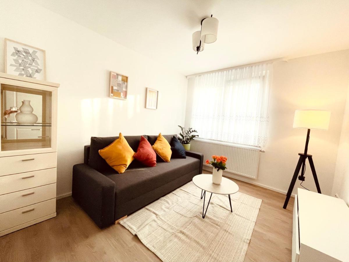 Frisch Renoviertes Und Charmantes Apartment Stuttgart Bagian luar foto